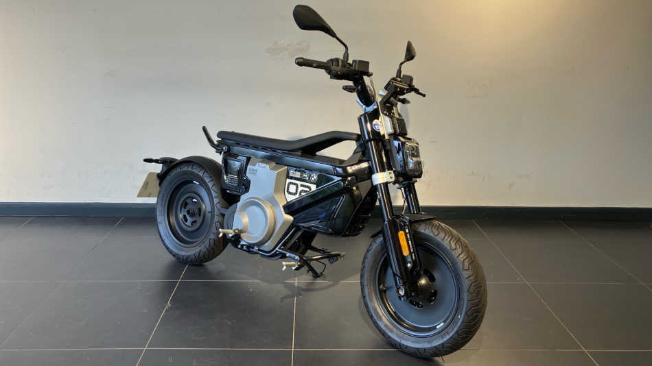 CE02